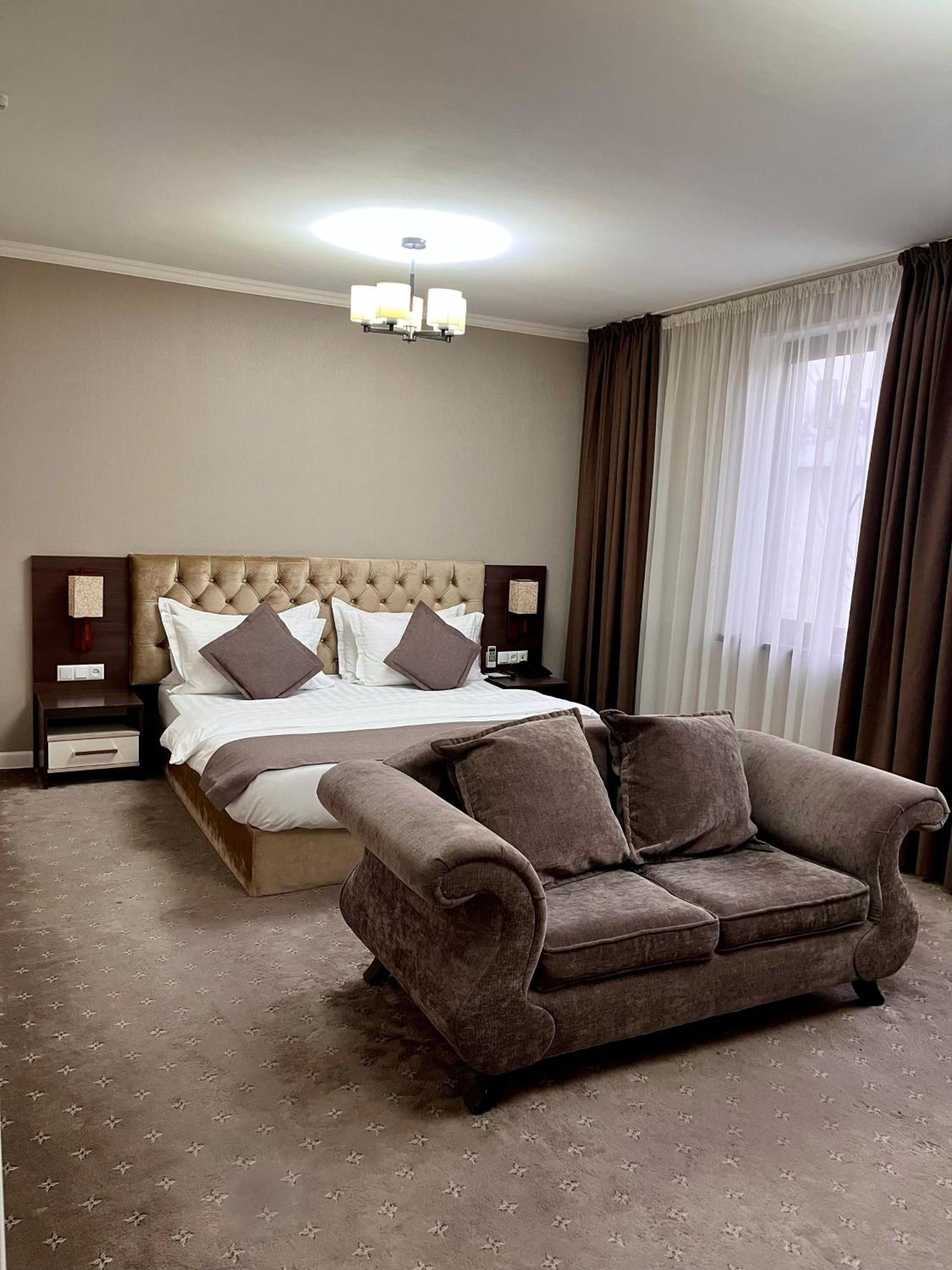 Hotel Fn Шимкент Екстер'єр фото